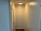 Oficina estándar con baño y dos ventanas